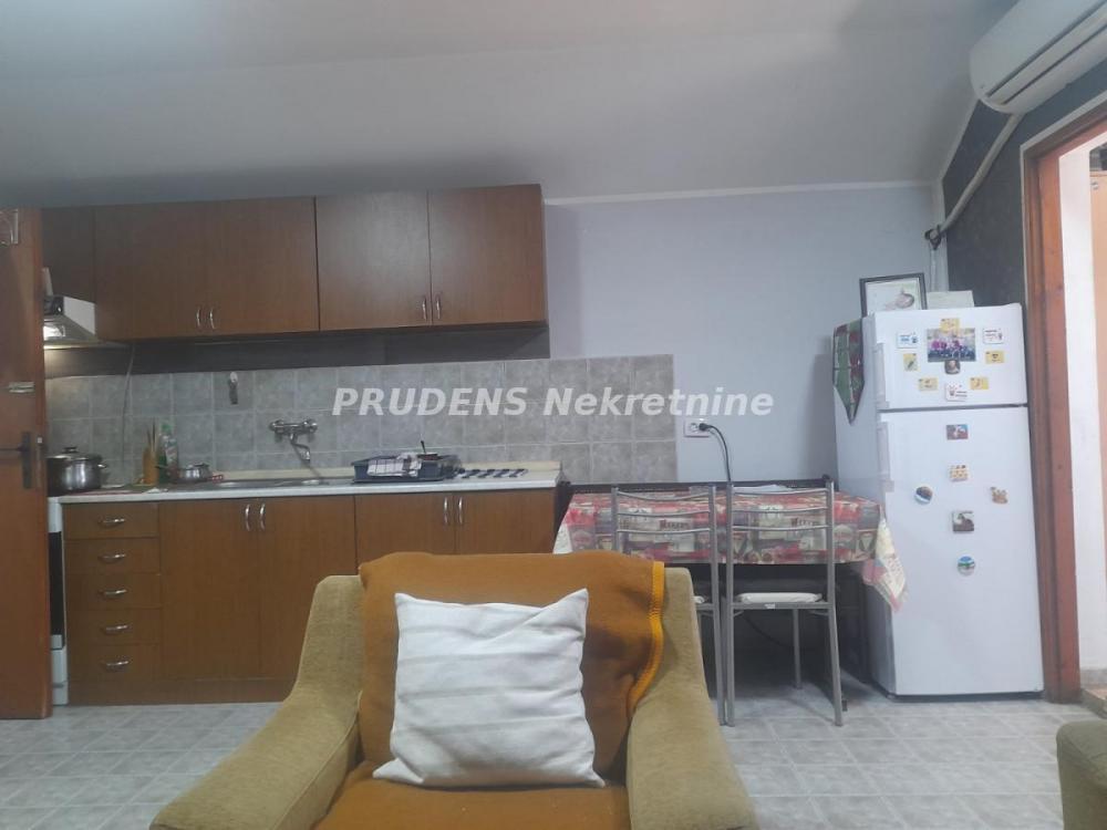 Stan na prodaju u Beogradu, Surčin, dvoiposoban, 63m2, cena 120000 evra