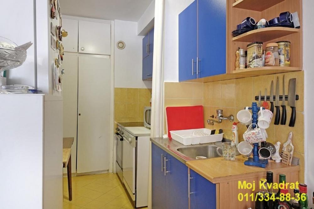 Stan na prodaju u Beogradu, Banjica, jednoiposoban, 45m2, cena 143000 evra