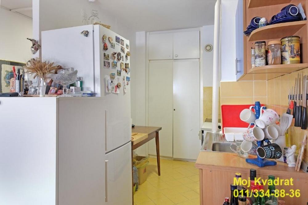 Stan na prodaju u Beogradu, Banjica, jednoiposoban, 45m2, cena 143000 evra