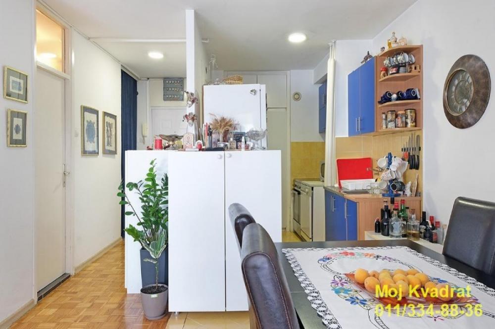 Stan na prodaju u Beogradu, Banjica, jednoiposoban, 45m2, cena 143000 evra