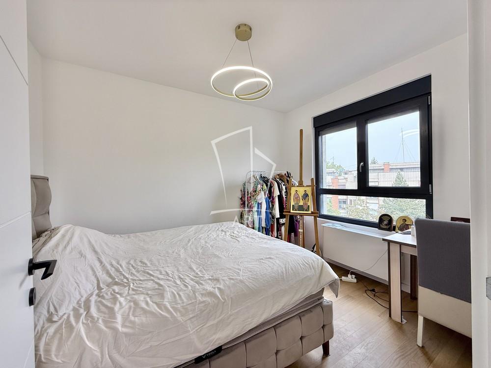 Stan na prodaju u Beogradu, Voždovac, trosoban, 61m2, cena 245000 evra