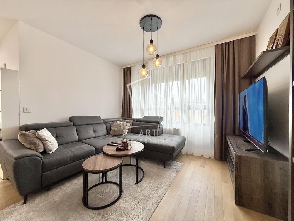 Stan na prodaju u Beogradu, Voždovac, trosoban, 61m2, cena 245000 evra