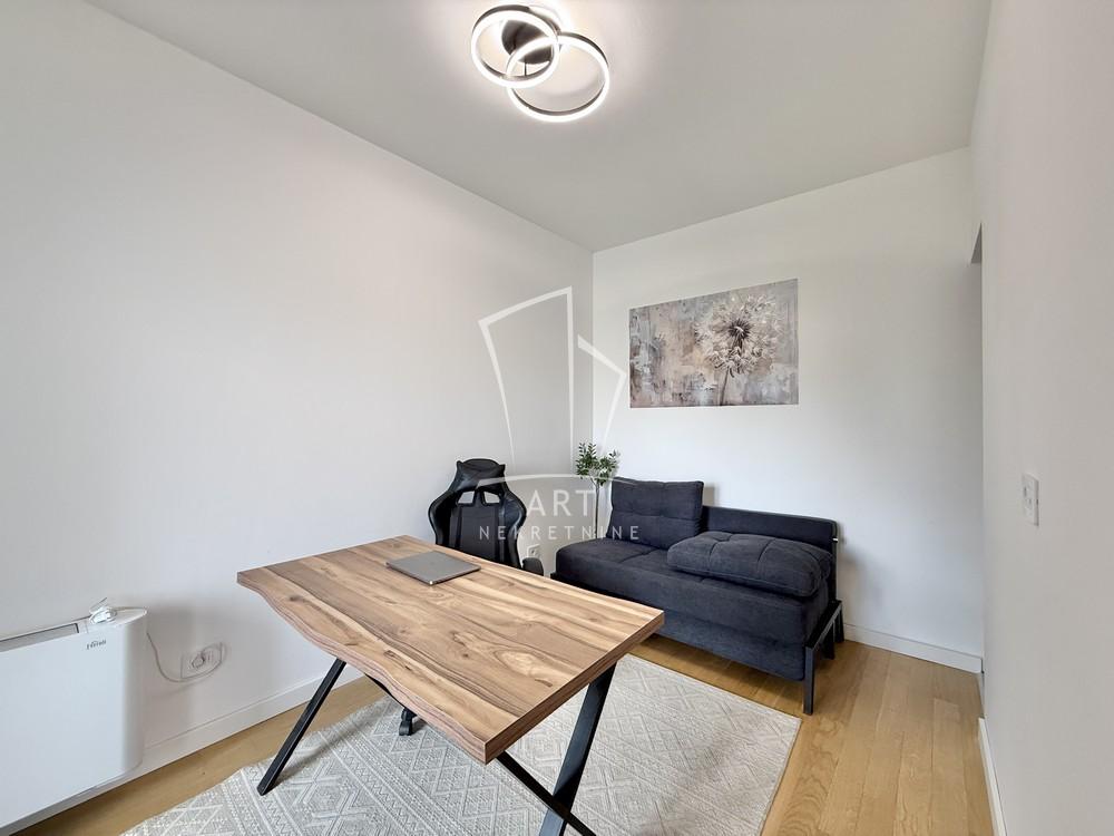 Stan na prodaju u Beogradu, Voždovac, trosoban, 61m2, cena 245000 evra