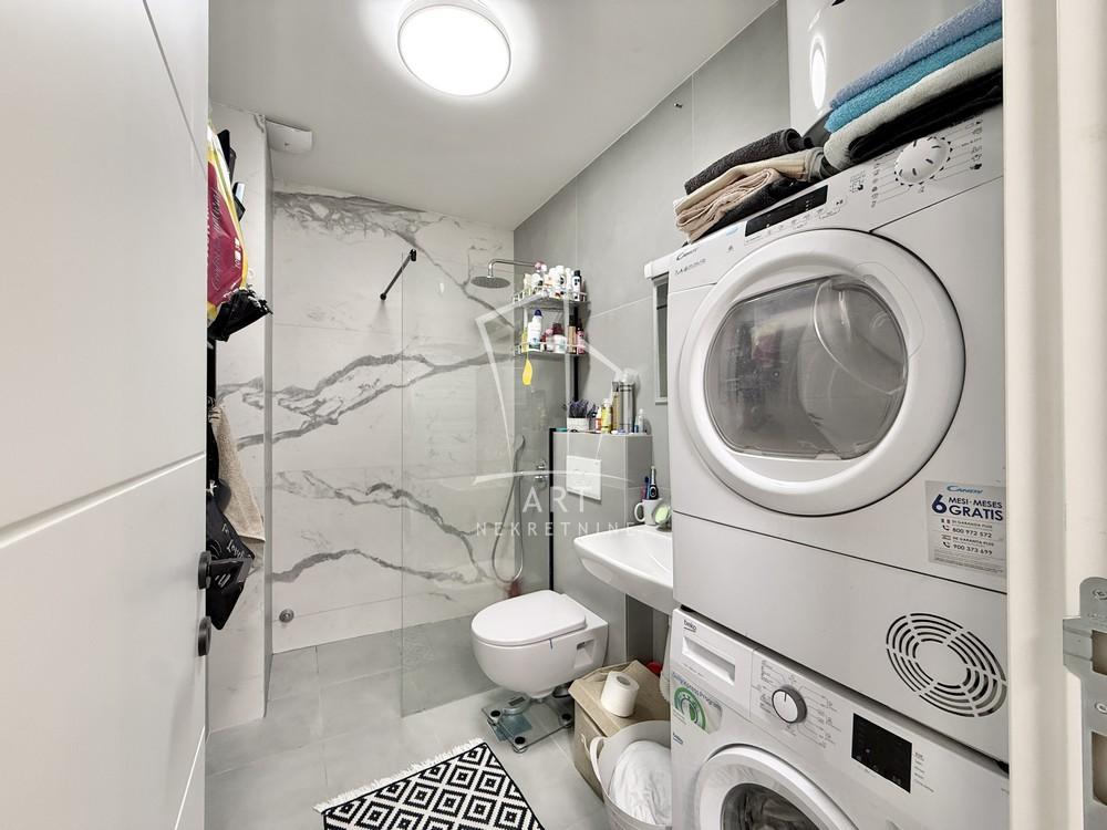 Stan na prodaju u Beogradu, Voždovac, trosoban, 61m2, cena 245000 evra