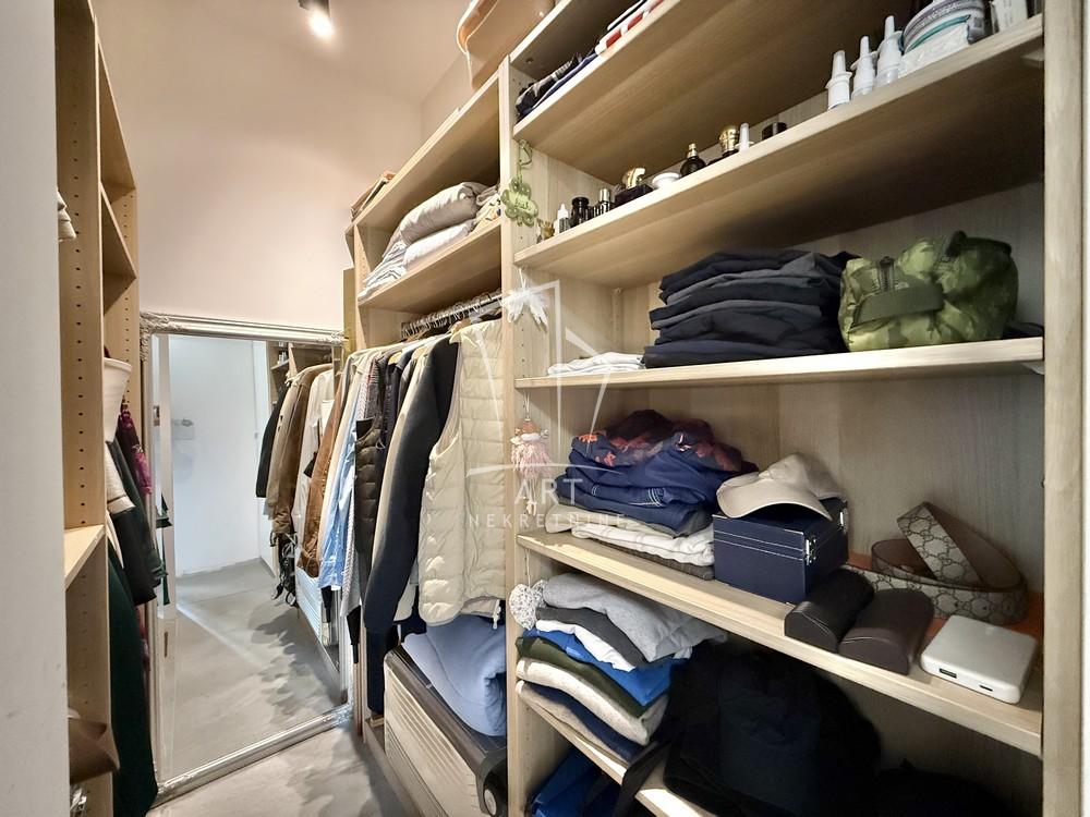 Stan na prodaju u Beogradu, Voždovac, trosoban, 61m2, cena 245000 evra