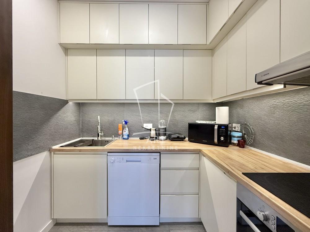 Stan na prodaju u Beogradu, Voždovac, trosoban, 61m2, cena 245000 evra