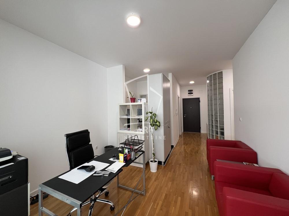 Stan na prodaju u Beogradu, Karaburma, trosoban, 62m2, cena 198000 evra