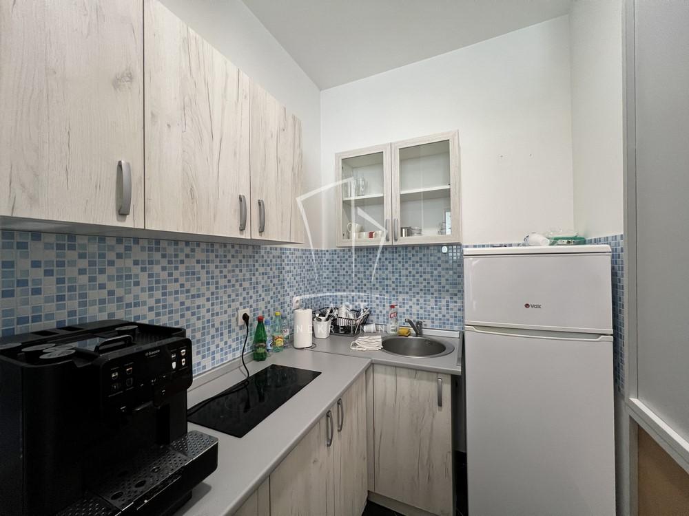 Stan na prodaju u Beogradu, Karaburma, trosoban, 62m2, cena 198000 evra