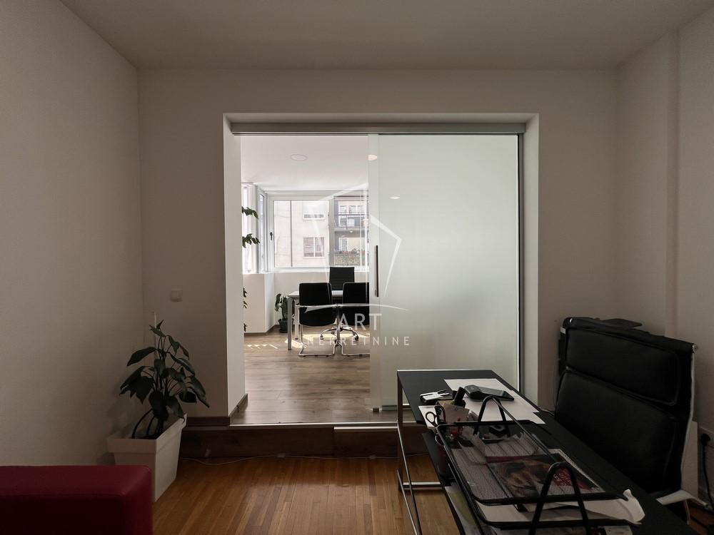 Stan na prodaju u Beogradu, Karaburma, trosoban, 62m2, cena 198000 evra