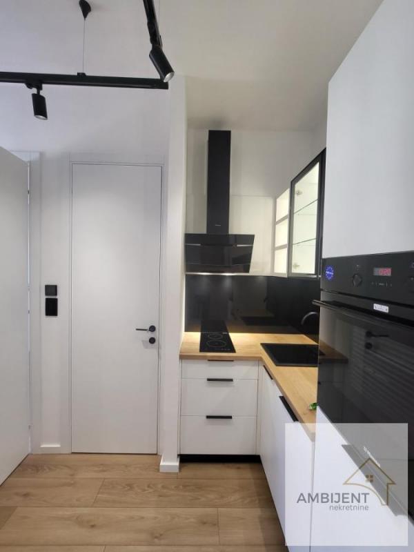 Stan na prodaju u Beogradu, Stari grad, jednoiposoban, 32m2, cena 220000 evra