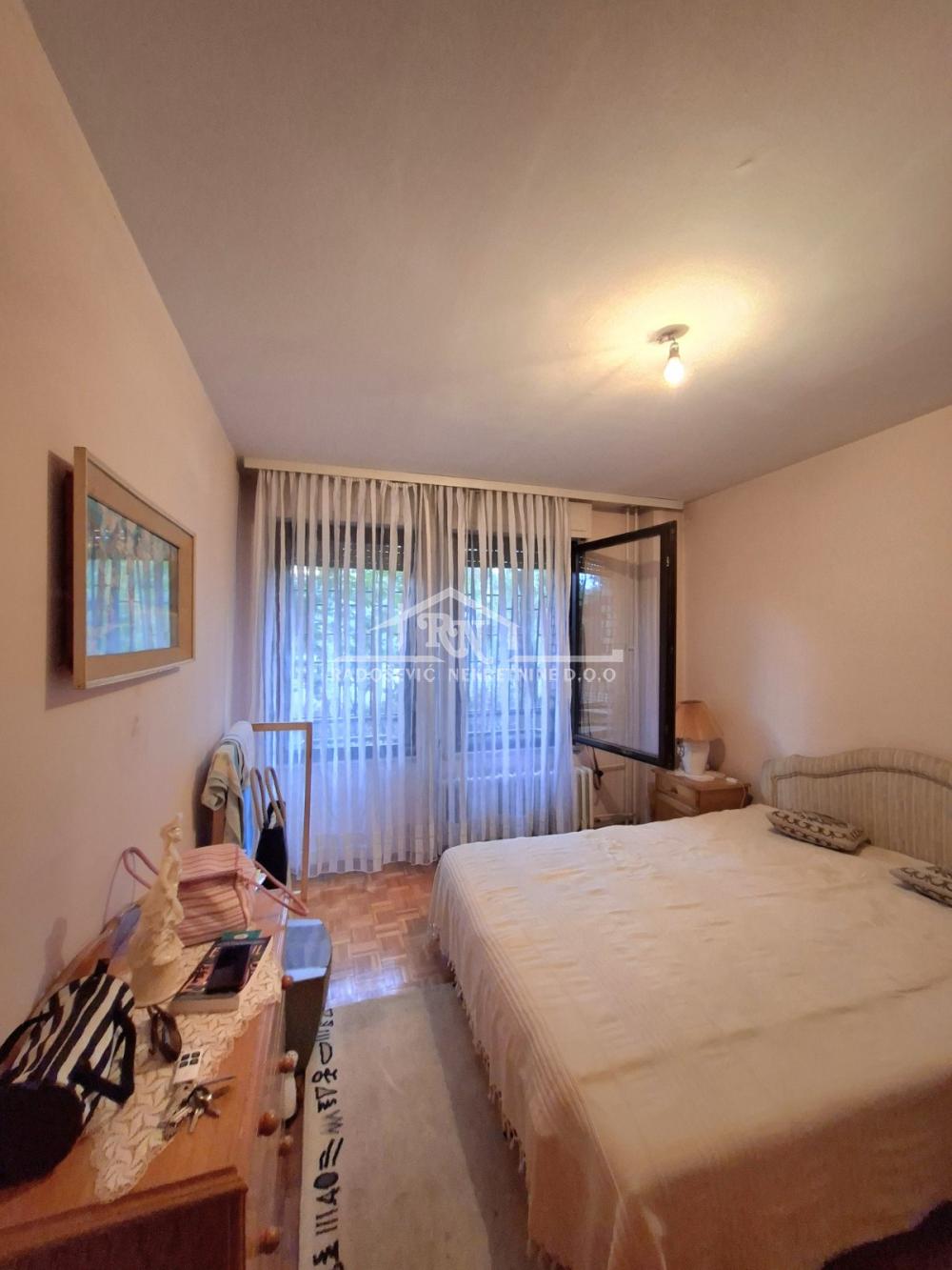 Stan na prodaju u Beogradu, Čukarica, dvoiposoban, 65m2, cena 195000 evra