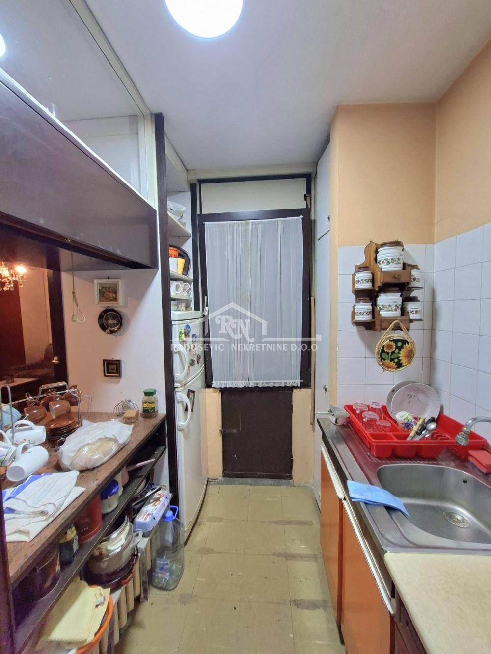 Stan na prodaju u Beogradu, Čukarica, dvoiposoban, 65m2, cena 195000 evra