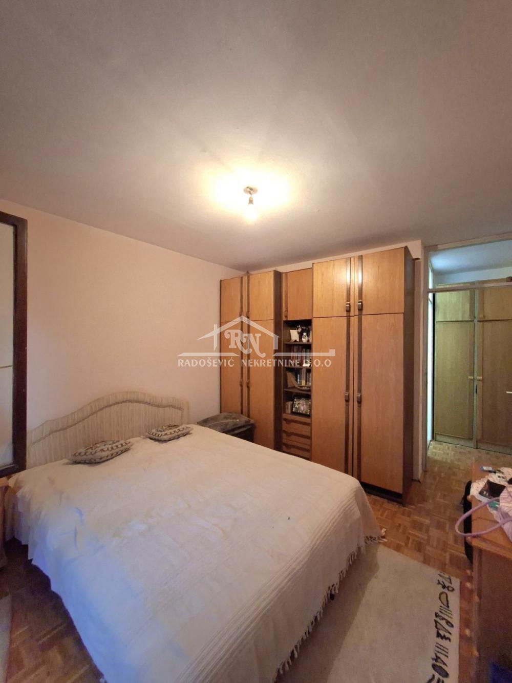 Stan na prodaju u Beogradu, Čukarica, dvoiposoban, 65m2, cena 195000 evra