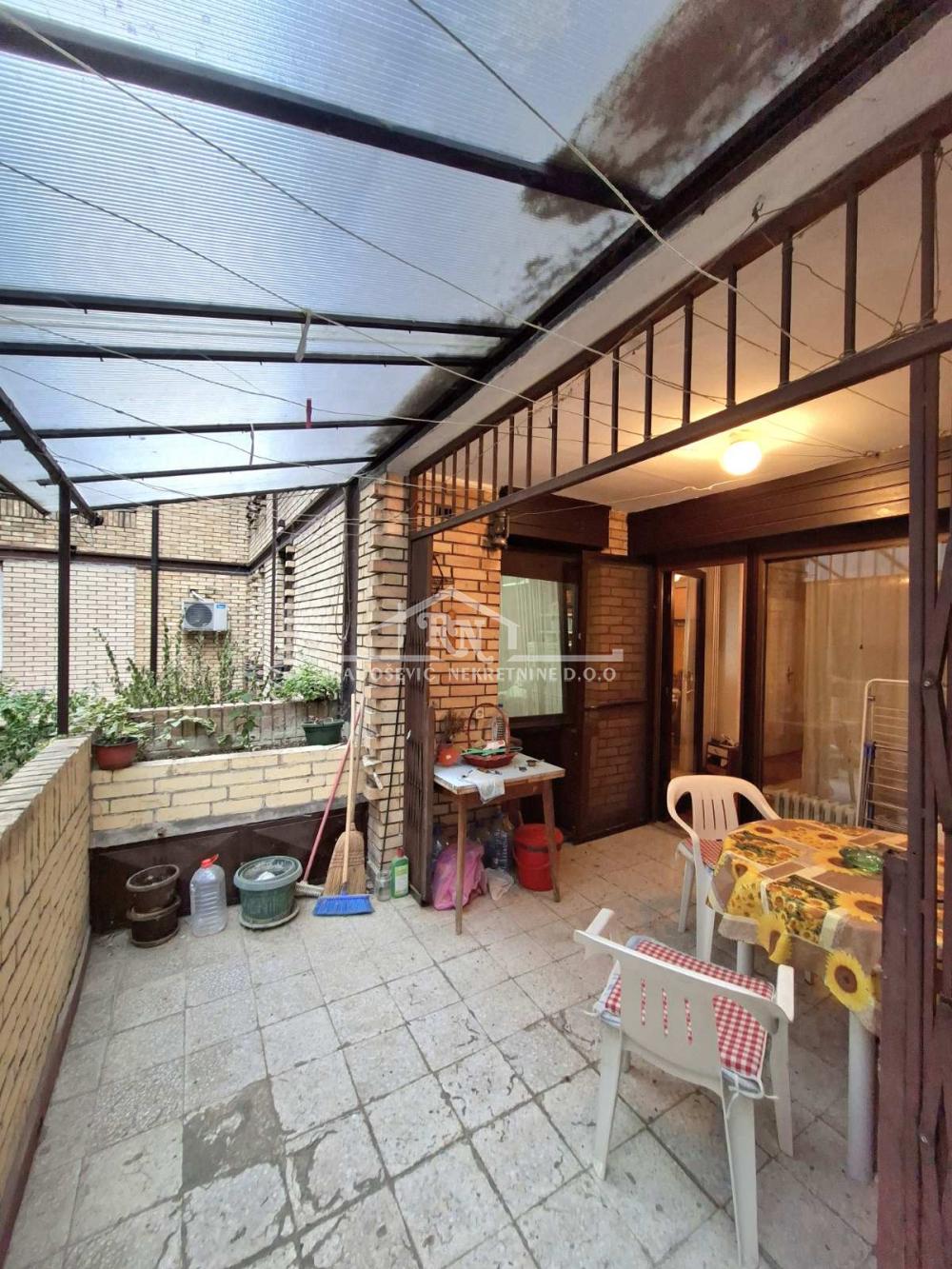 Stan na prodaju u Beogradu, Čukarica, dvoiposoban, 65m2, cena 195000 evra