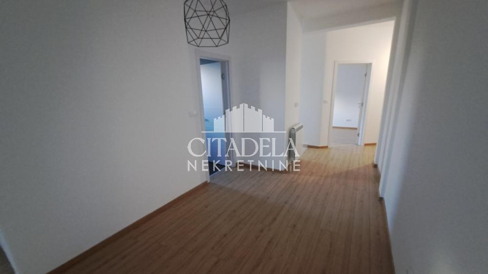 Stan na prodaju u Beogradu, Voždovac, jednoiposoban, 62m2, cena 103000 evra