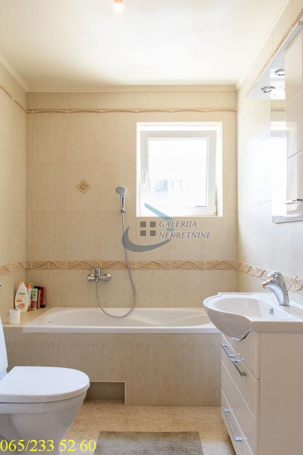 Stan na prodaju u Beogradu, Voždovac, cetvorosoban, 115m2, cena 301600 evra