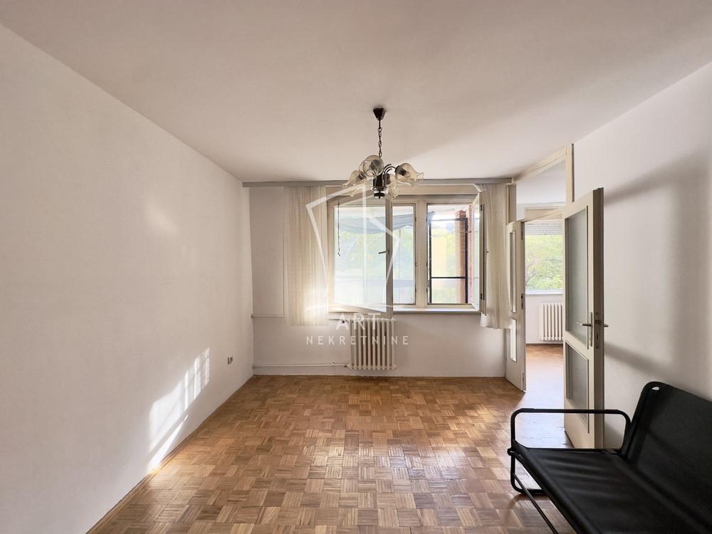 Stan na prodaju u Beogradu, Zemun, dvosoban, 56m2, cena 110000 evra