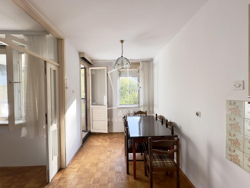 Stan na prodaju u Beogradu, Zemun, dvosoban, 56m2, cena 110000 evra