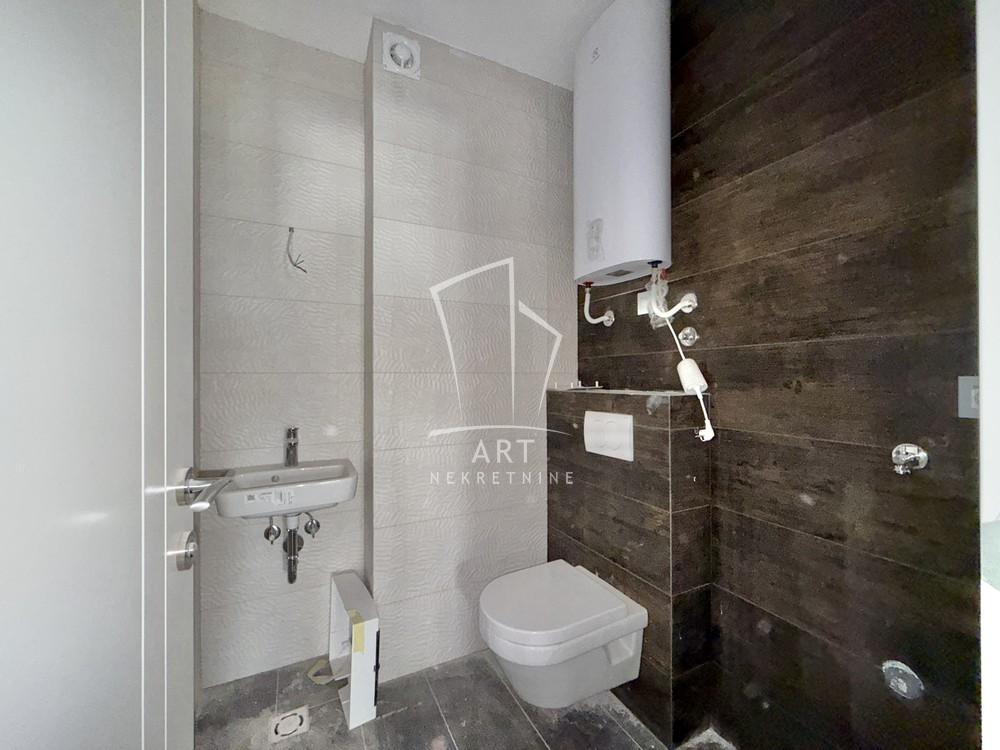 Stan na prodaju u Beogradu, Zemun, trosoban, 82m2, cena 329000 evra