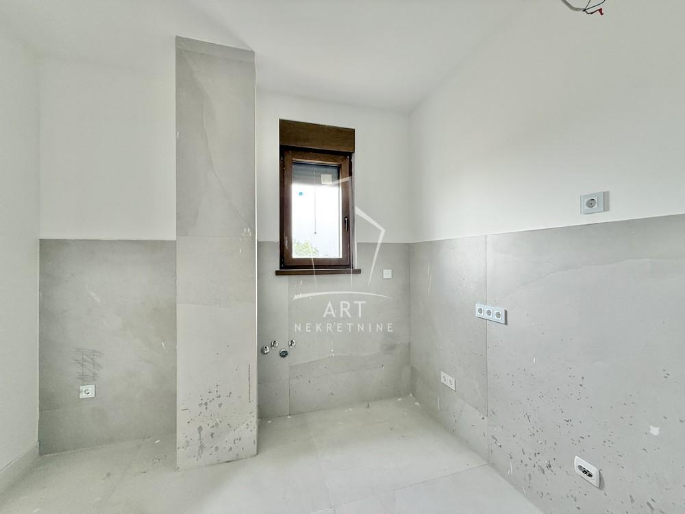 Stan na prodaju u Beogradu, Zemun, trosoban, 82m2, cena 329000 evra
