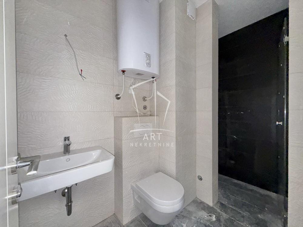 Stan na prodaju u Beogradu, Zemun, cetvorosoban, 118m2, cena 383500 evra