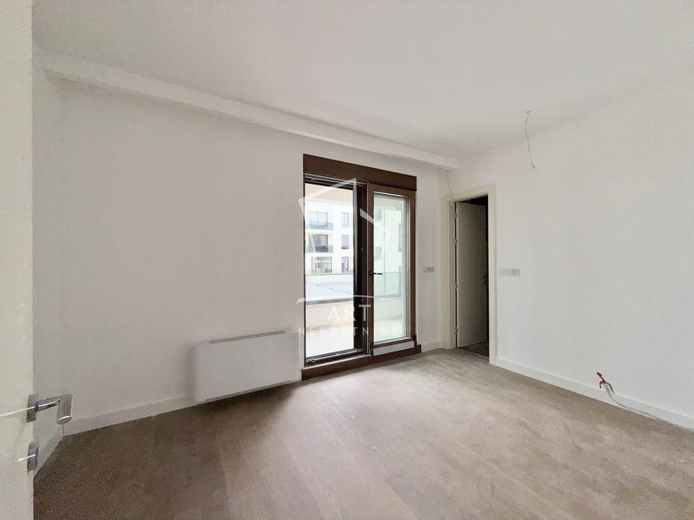 Stan na prodaju u Beogradu, Zemun, cetvorosoban, 118m2, cena 383500 evra