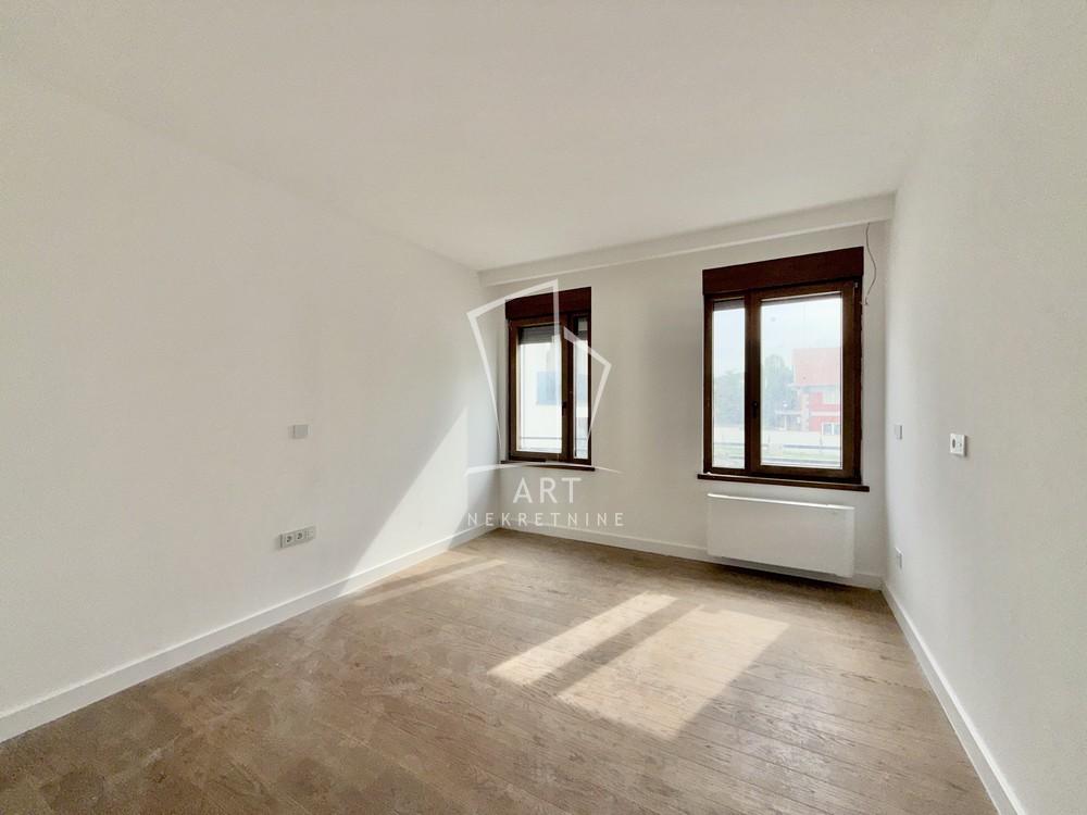 Stan na prodaju u Beogradu, Zemun, cetvorosoban, 118m2, cena 383500 evra