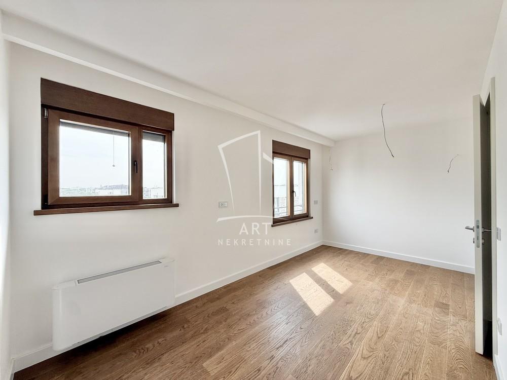 Stan na prodaju u Beogradu, Zemun, 101m2, cena 402000 evra