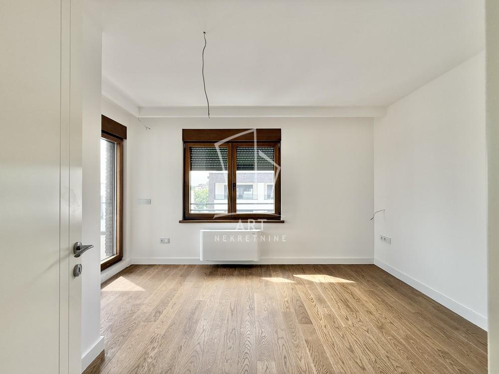 Stan na prodaju u Beogradu, Zemun, 101m2, cena 402000 evra