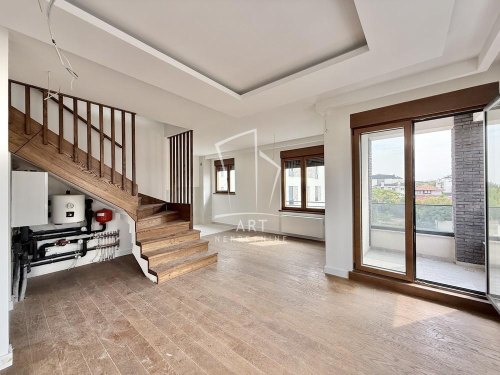 Stan na prodaju u Beogradu, Zemun, 101m2, cena 402000 evra