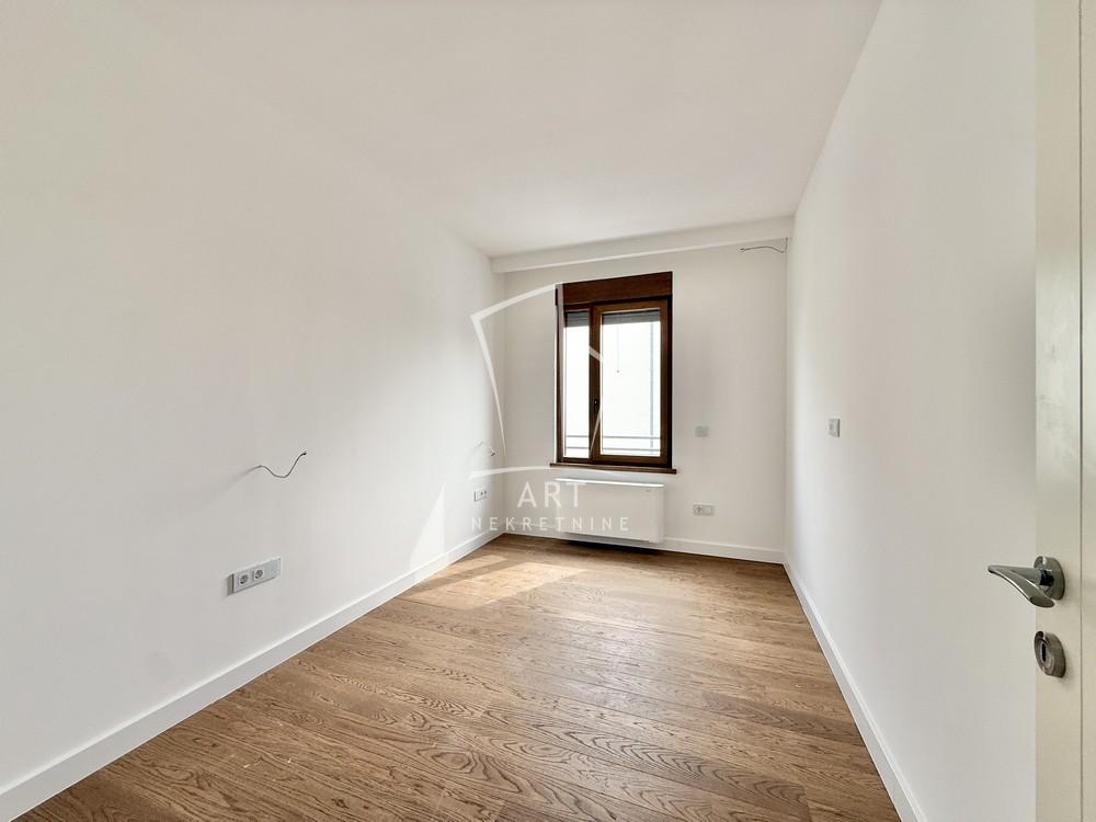 Stan na prodaju u Beogradu, Zemun, 203m2, cena 745000 evra