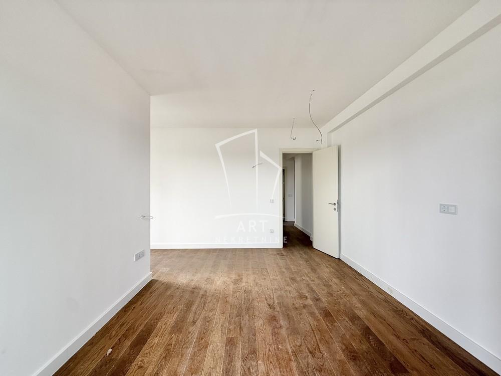 Stan na prodaju u Beogradu, Zemun, 203m2, cena 745000 evra