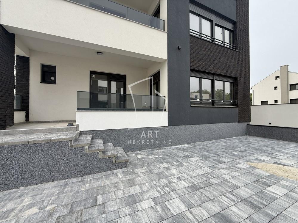 Stan na prodaju u Beogradu, Zemun, cetvorosoban, 115m2, cena 399500 evra