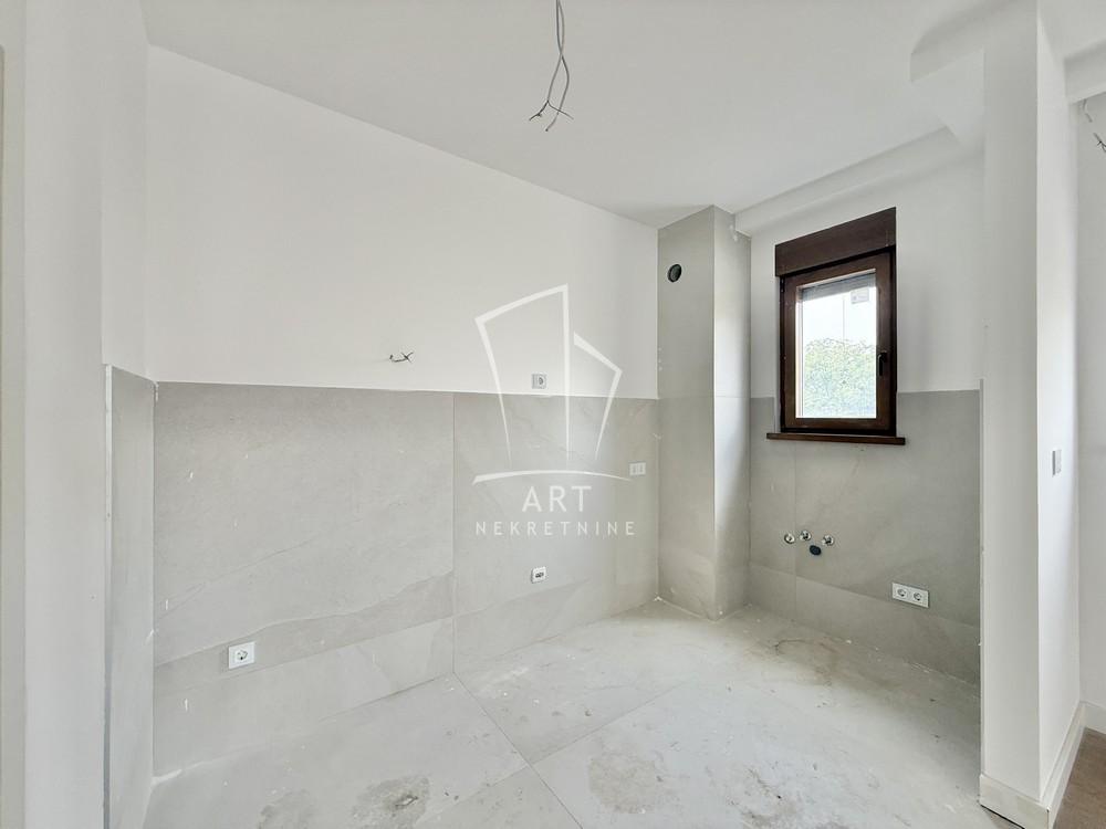 Stan na prodaju u Beogradu, Zemun, cetvorosoban, 115m2, cena 399500 evra