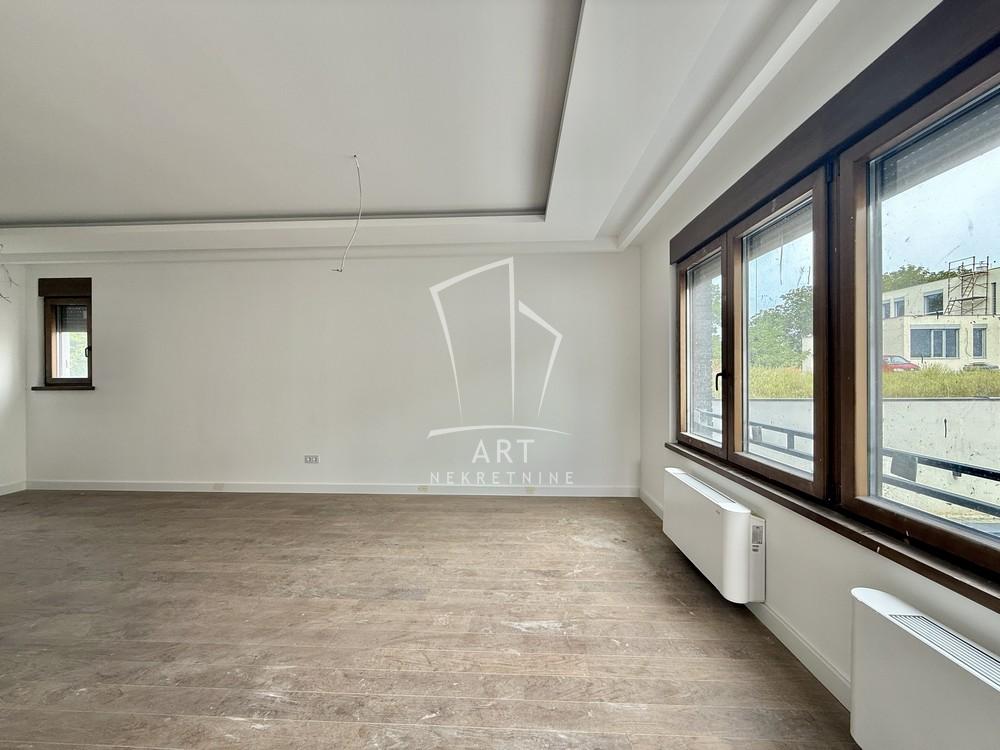 Stan na prodaju u Beogradu, Zemun, cetvorosoban, 115m2, cena 399500 evra