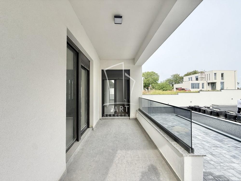 Stan na prodaju u Beogradu, Zemun, cetvorosoban, 115m2, cena 399500 evra