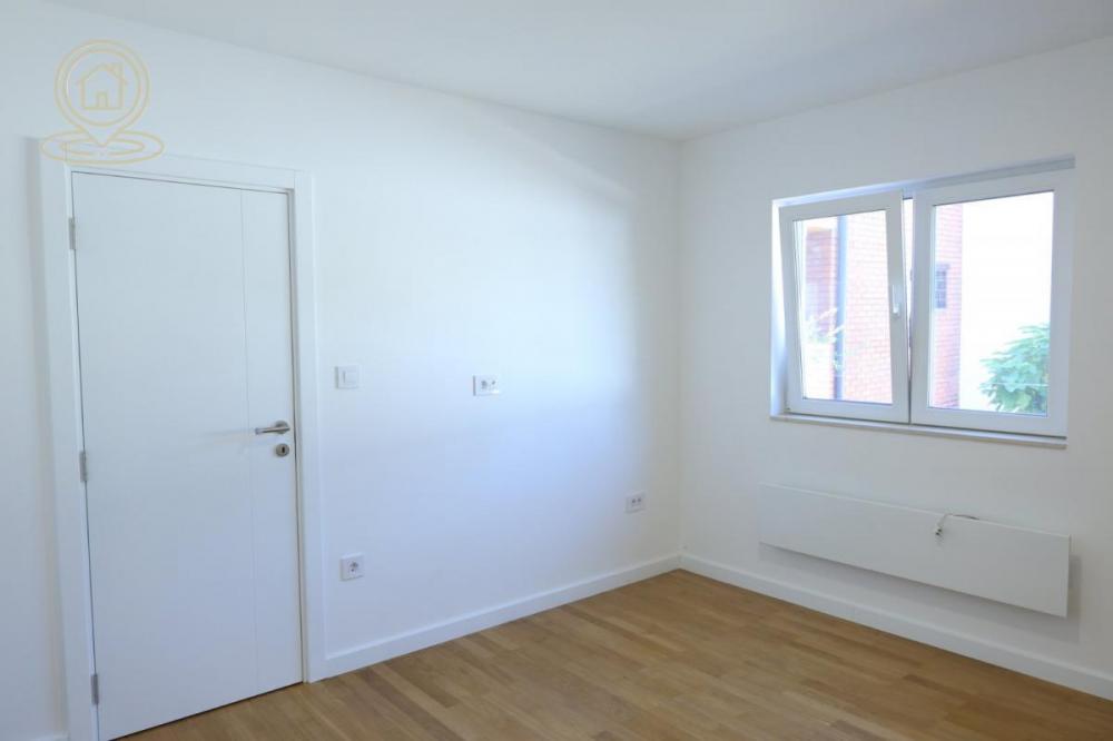 Stan na prodaju u Beogradu, Dušanovac, jednoiposoban, 37m2, cena 128000 evra