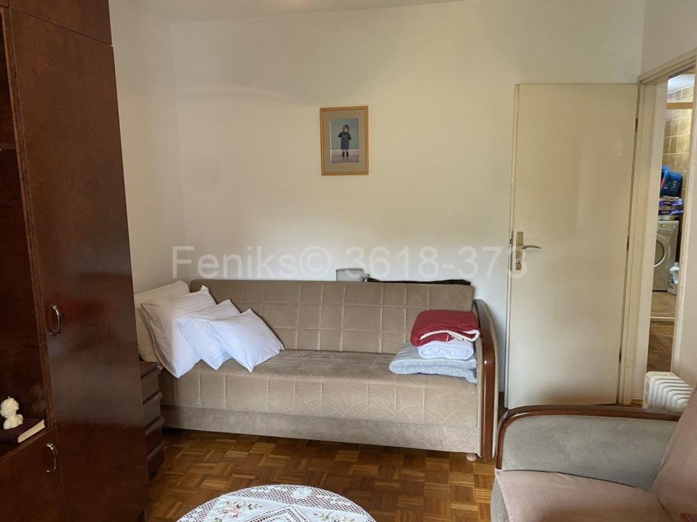 Stan na prodaju u Beogradu, Cerak, troiposoban, 100m2, cena 220000 evra