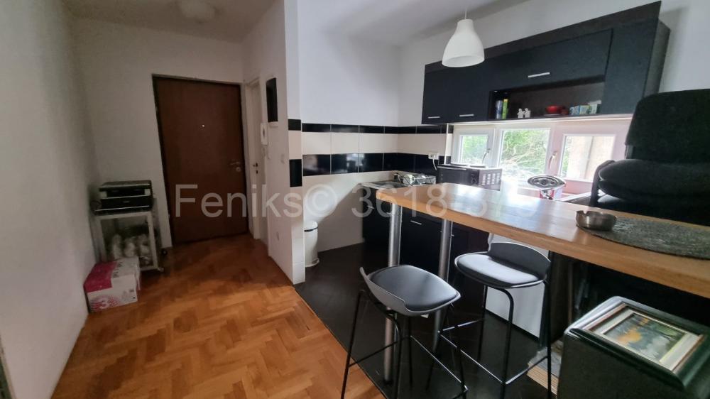 Stan na prodaju u Beogradu, Dušanovac, troiposoban, 73m2, cena 229000 evra