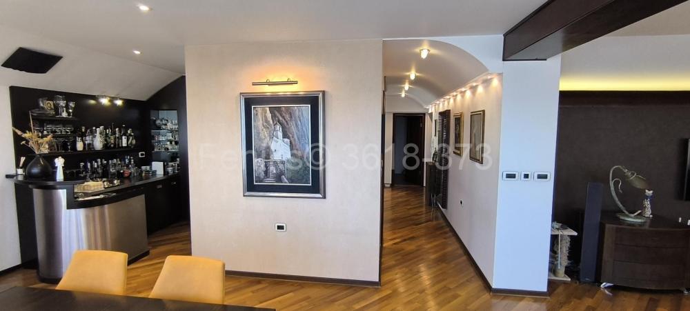 Stan na prodaju u Beogradu, Kalenić pijaca, 195m2, cena 579888 evra