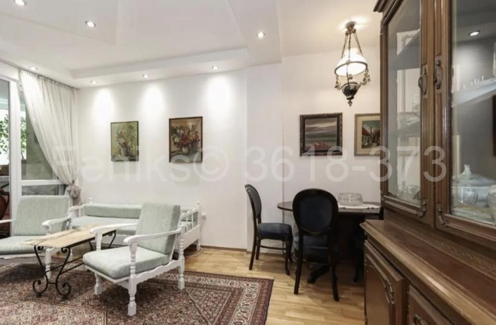 Stan na prodaju u Beogradu, Vračar (Hram), dvoiposoban, 60m2, cena 278000 evra