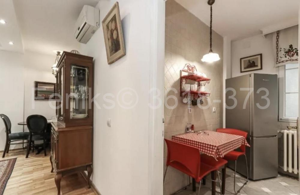 Stan na prodaju u Beogradu, Vračar (Hram), dvoiposoban, 60m2, cena 278000 evra