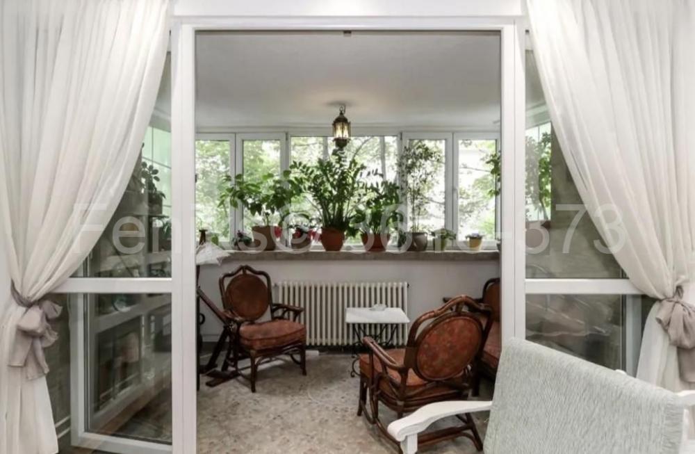 Stan na prodaju u Beogradu, Vračar (Hram), dvoiposoban, 60m2, cena 278000 evra
