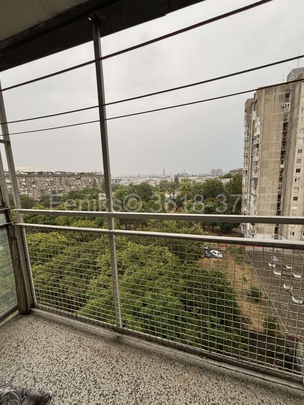 Stan na prodaju u Beogradu, Novi Beograd blok 31 (Merkator), dvoiposoban, 71m2, cena 220000 evra