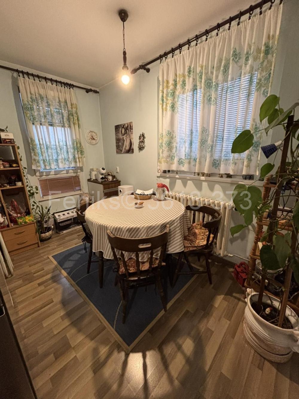 Stan na prodaju u Beogradu, Novi Beograd blok 31 (Merkator), dvoiposoban, 71m2, cena 220000 evra