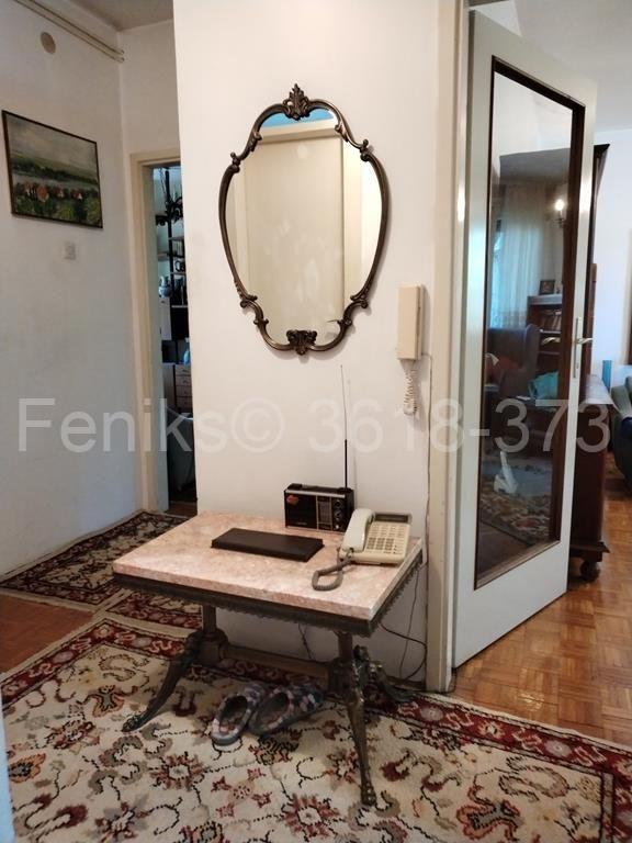 Stan na prodaju u Beogradu, Banovo brdo, trosoban, 81m2, cena 239000 evra