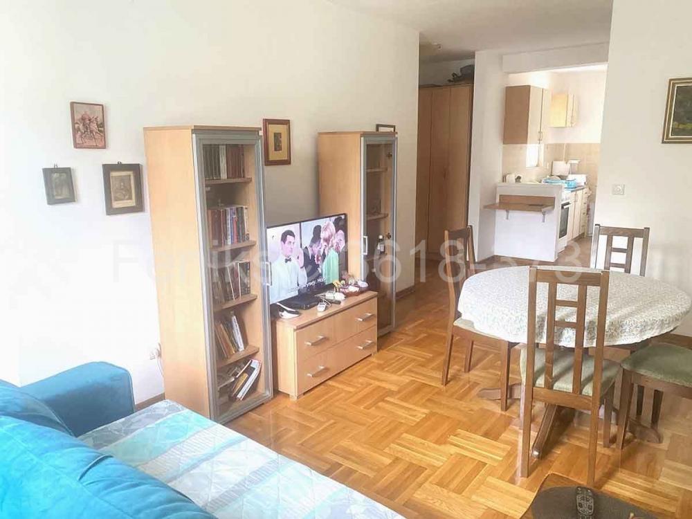 Stan na prodaju u Beogradu, Zvezdara, dvosoban, 45m2, cena 163200 evra