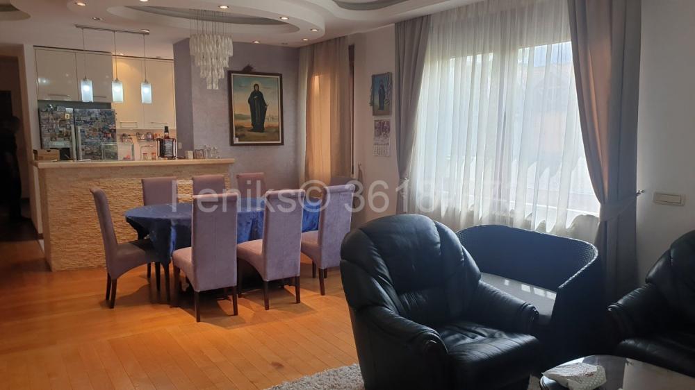 Stan na prodaju u Beogradu, Voždovac, cetvorosoban, 127m2, cena 390000 evra