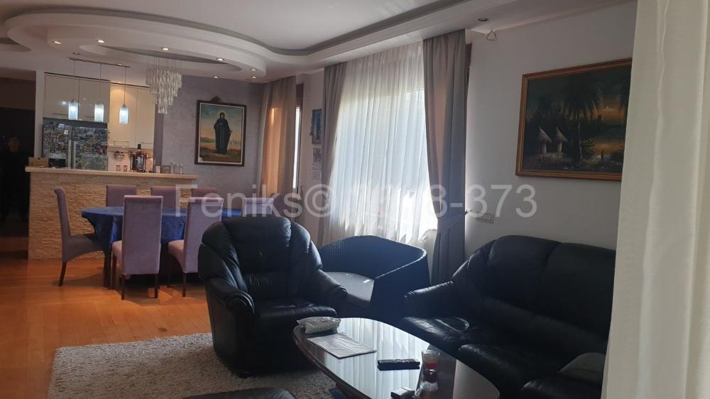 Stan na prodaju u Beogradu, Voždovac, cetvorosoban, 127m2, cena 390000 evra