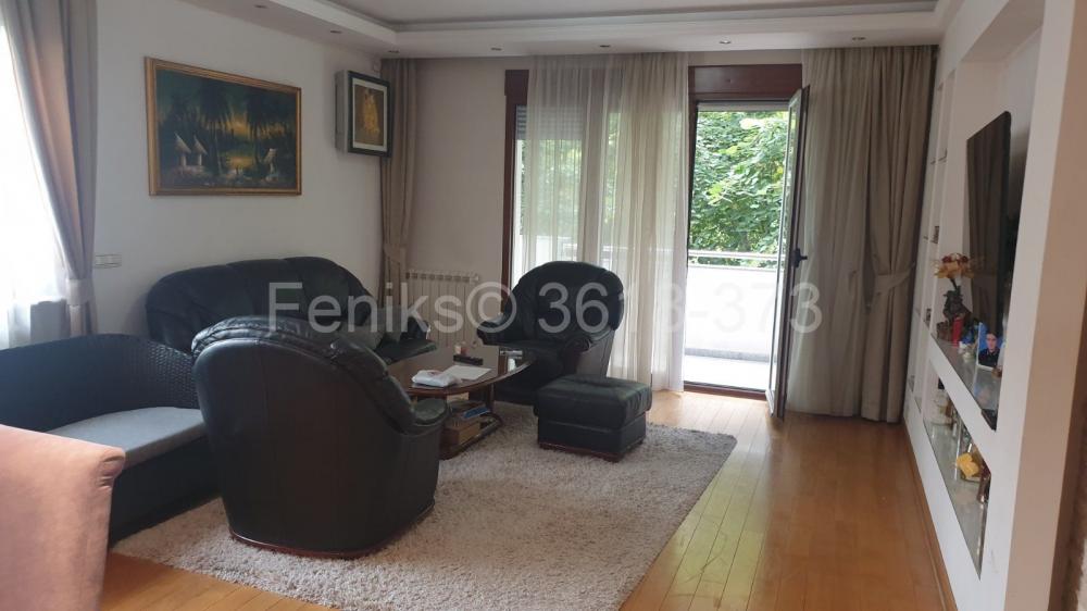 Stan na prodaju u Beogradu, Voždovac, cetvorosoban, 127m2, cena 390000 evra